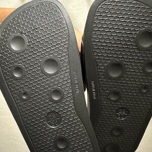 Dolce & Gabbana Kids- logo-print leather slides